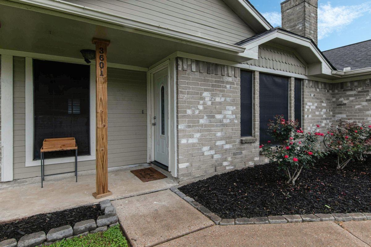 3601 Clover Ln - Photo 4 of 19