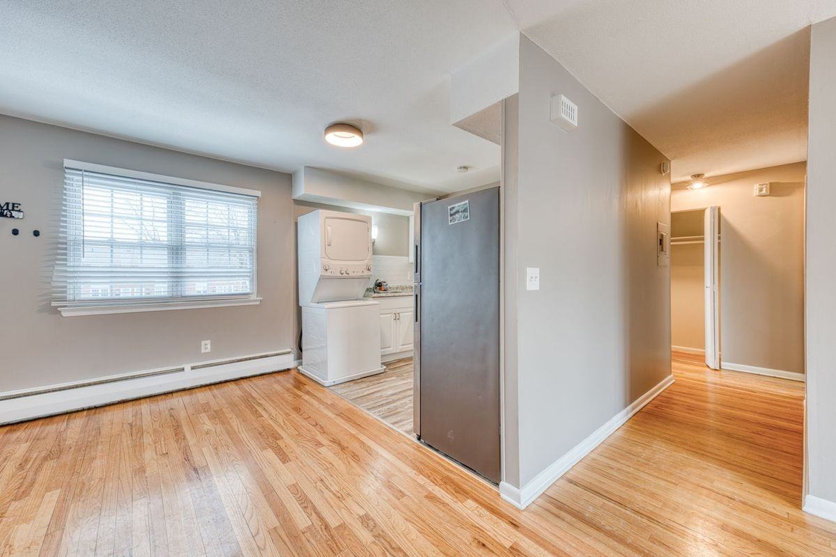66 Beths Ave - Photo 3 of 22