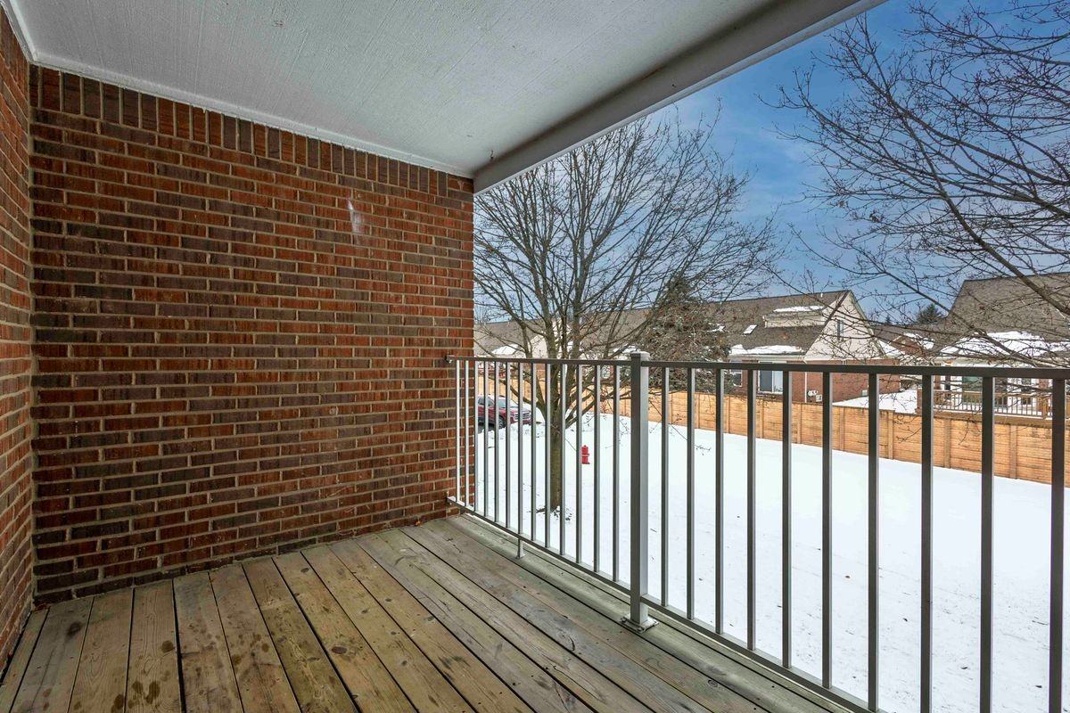 4289 Berkshire Dr - Photo 7 of 15