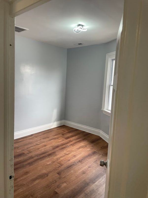 415 Busti Ave - Photo 7 of 19