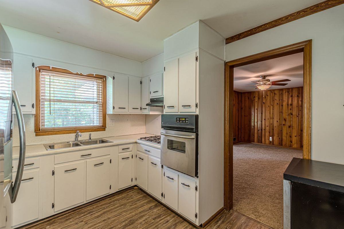 3920 Cliftondale Pl - Photo 4 of 40