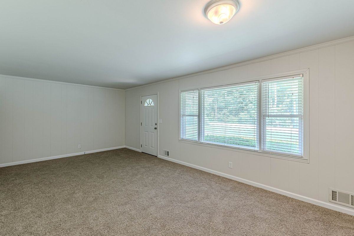 3920 Cliftondale Pl - Photo 7 of 40