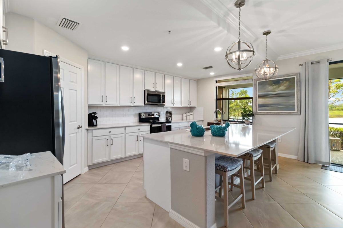 10805 Tarflower Dr ##101 - Photo 2 of 41