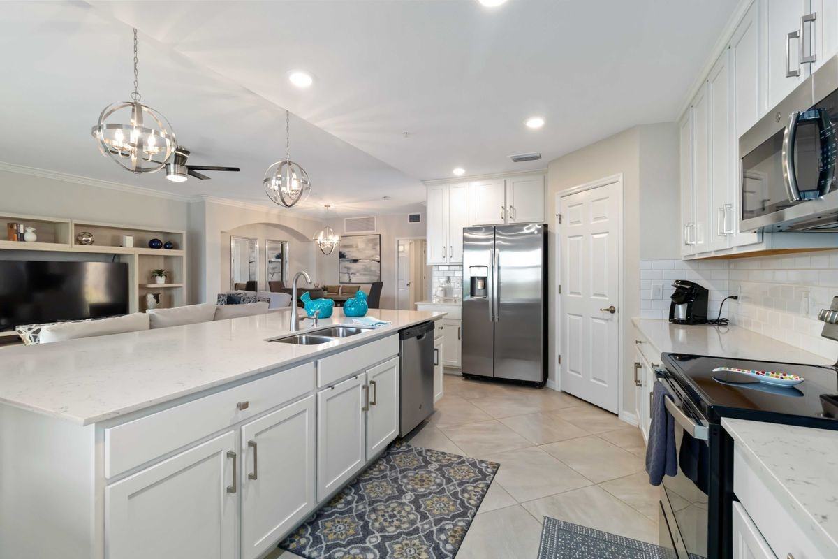 10805 Tarflower Dr ##101 - Photo 5 of 41