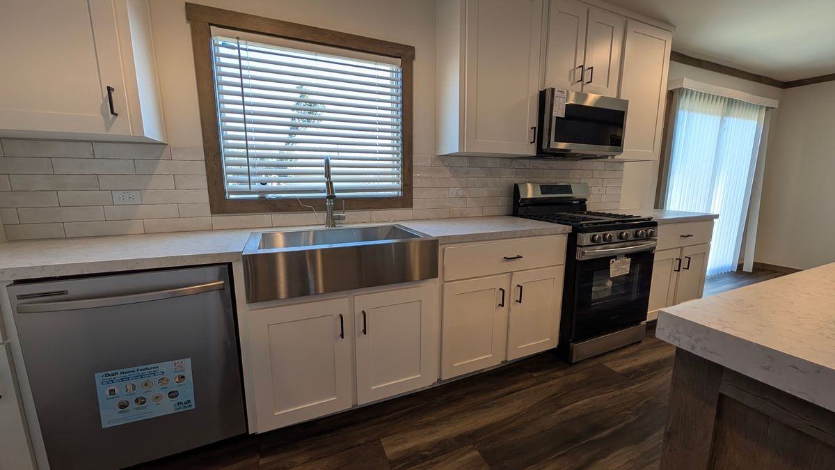 2716 Bryan Ct Sw - Photo 4 of 18