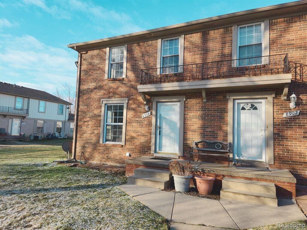 8904 Shawn Dr - Photo 3 of 14