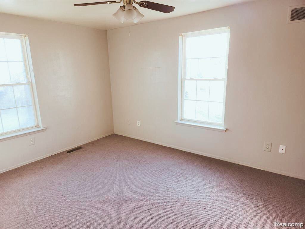 8904 Shawn Dr - Photo 5 of 14