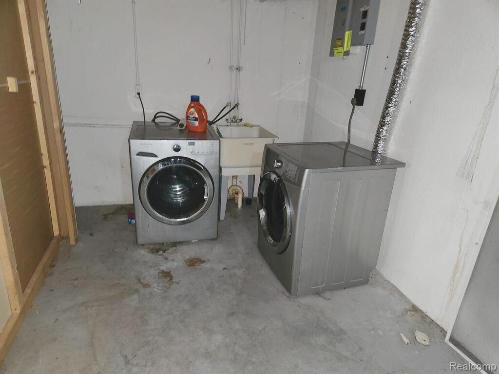 8904 Shawn Dr - Photo 6 of 14