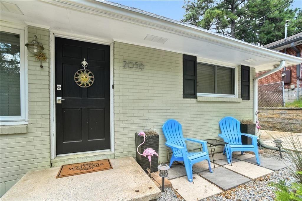 2056 Arlington Ave Ne - Photo 3 of 21
