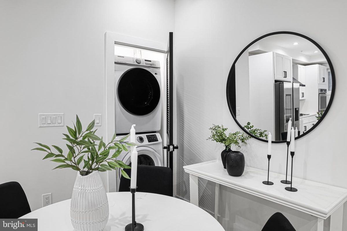 616 Kenyon St Nw ##3 - Photo 5 of 22