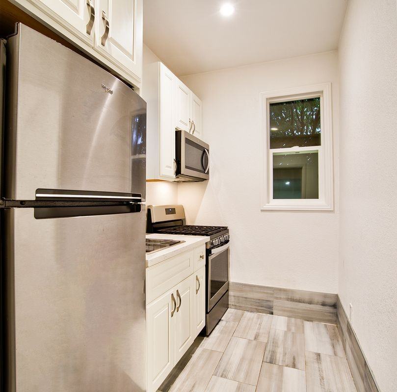 1351 Eastshore Dr - Photo 6 of 25