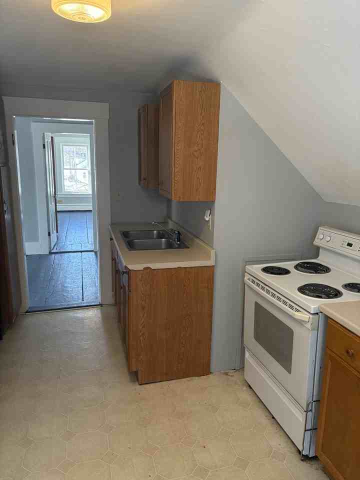 12 Hall Ave - Photo 3 of 15