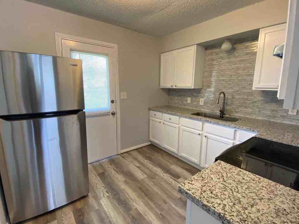 Brazoria - Photo 3 of 33