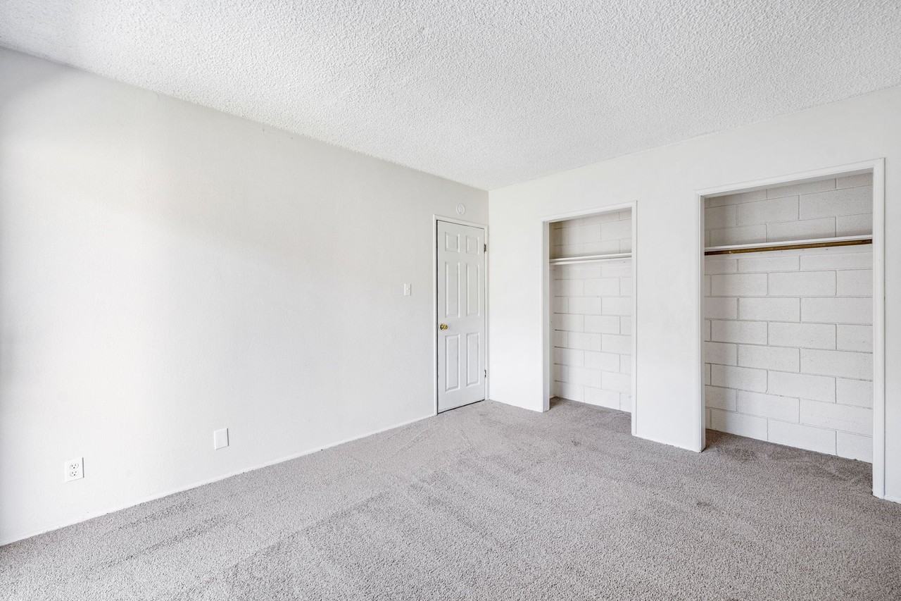 34976 Avenue A - Photo 7 of 27