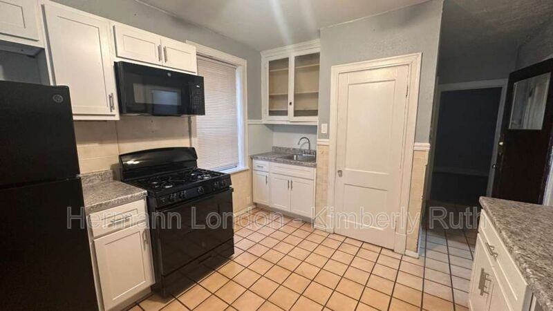 5044 Pernod Ave #1F - Photo 3 of 9