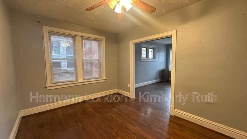 5044 Pernod Ave #1F - Photo 6 of 9