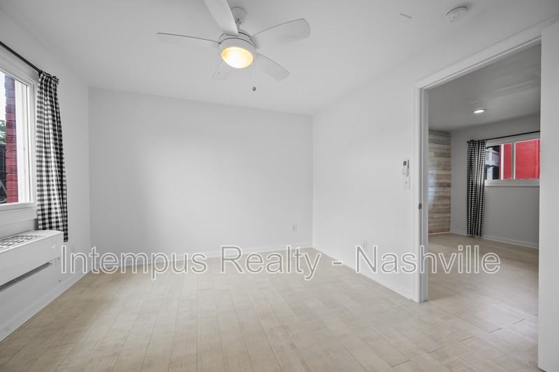 910 Shelby Ave #204 - Photo 5 of 11