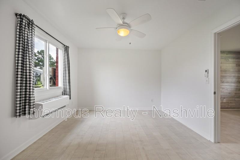 910 Shelby Ave #204 - Photo 7 of 11