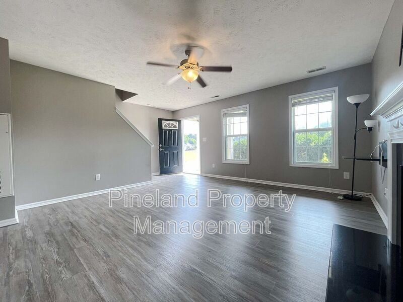 395 Americana Dr - Photo 4 of 24