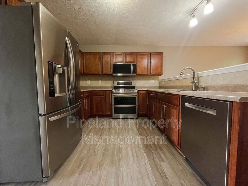 395 Americana Dr - Photo 5 of 24