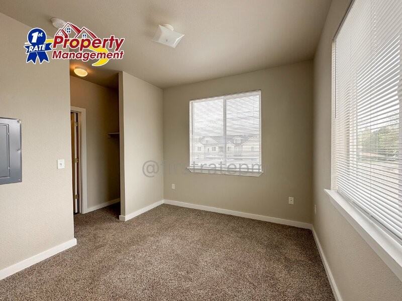 250 W Mallard Dr #204 - Photo 7 of 24