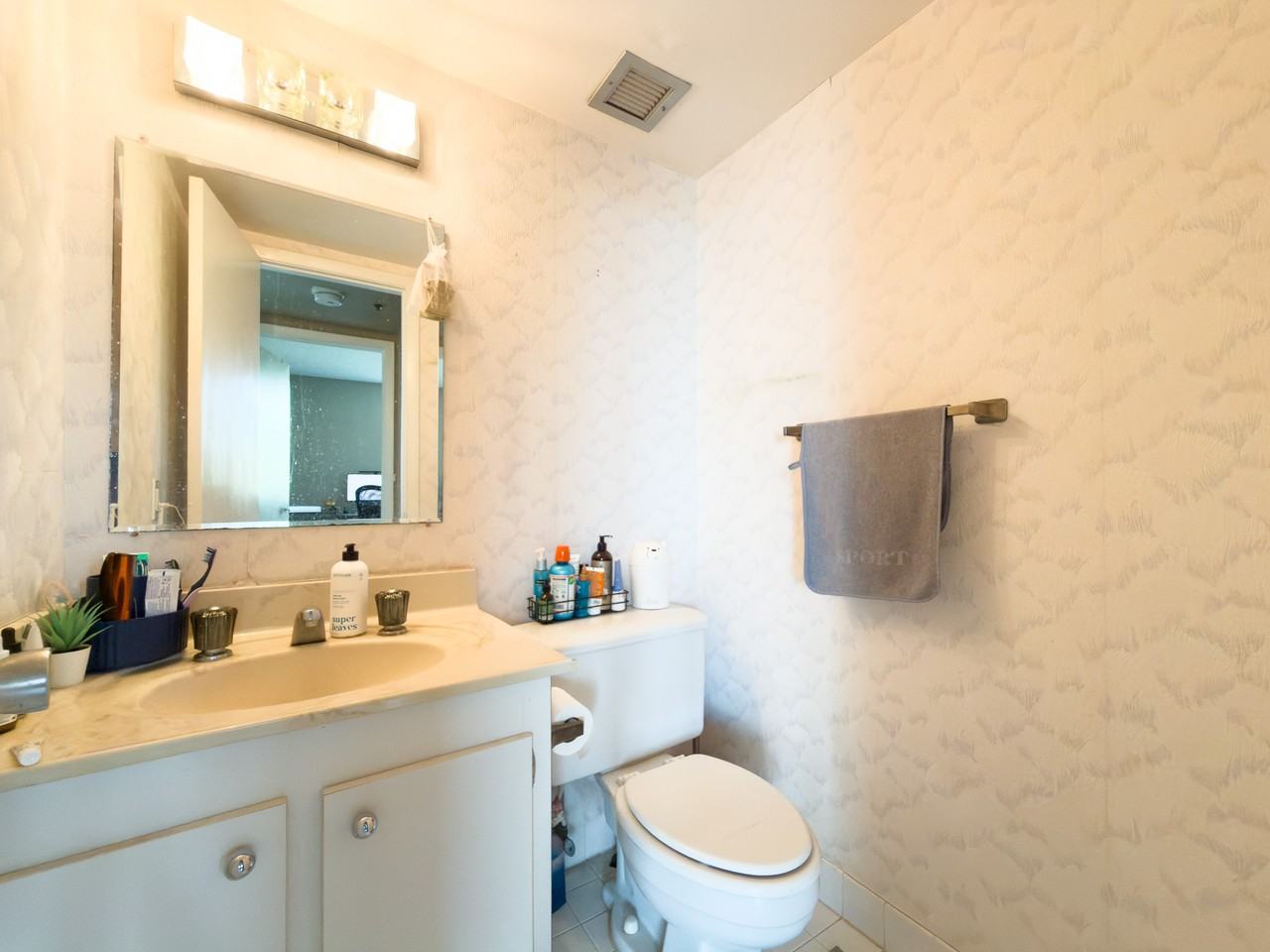 919 Hillcrest Drive #511 - Photo 3 of 16