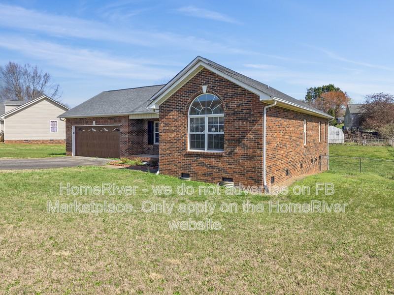 4880 Wordsworth Cir - Photo 5 of 24