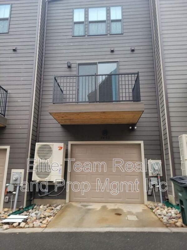 3633 S Tryon St - Photo 4 of 50