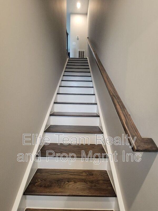 3633 S Tryon St - Photo 6 of 50