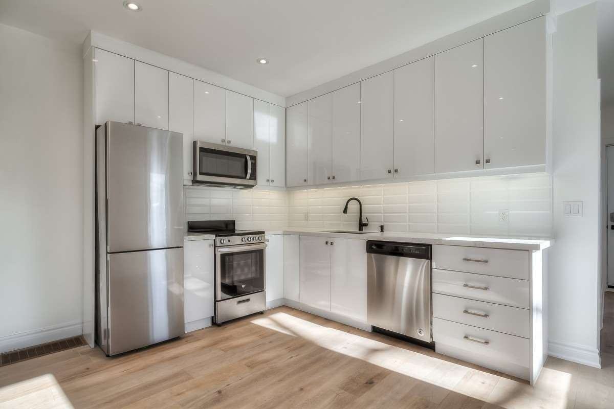 429 Brock Ave #MAIN - Photo 5 of 17