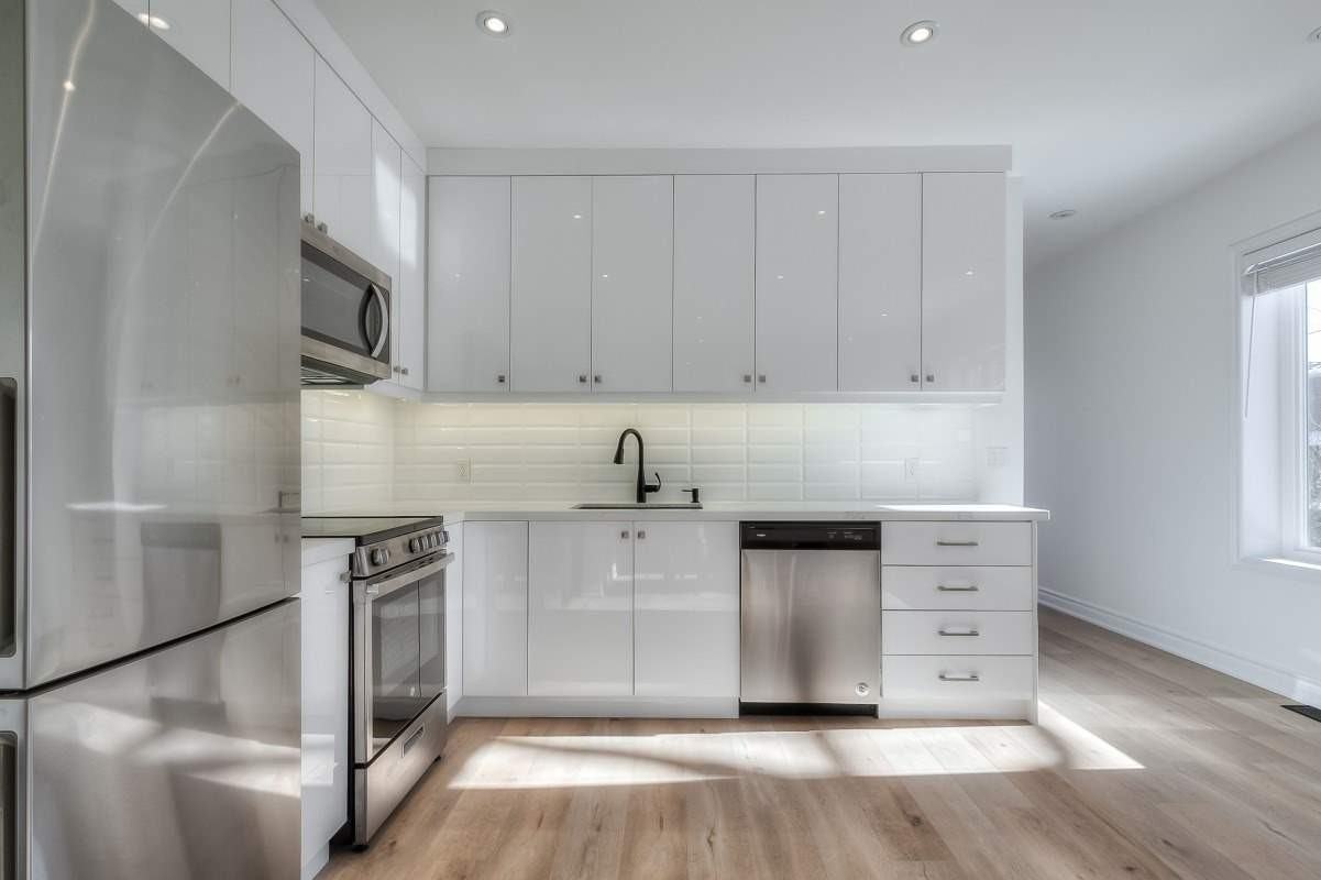 429 Brock Ave #MAIN - Photo 6 of 17