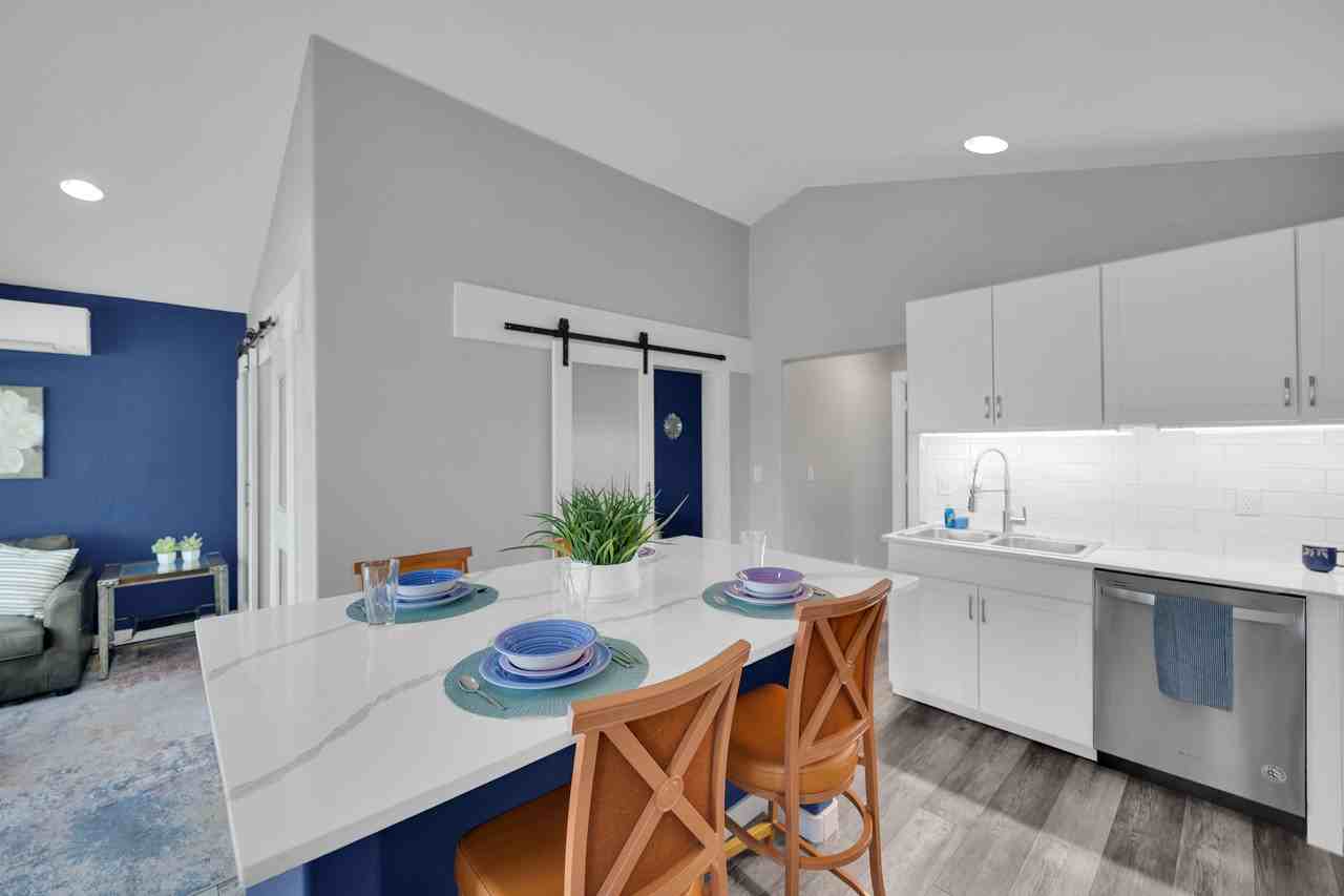 2261 Marlboro Drive - Photo 4 of 36