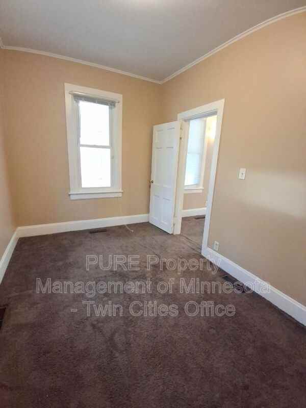 987 Churchill St #1 - Photo 4 of 15