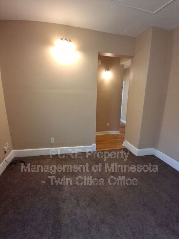 987 Churchill St #1 - Photo 7 of 15