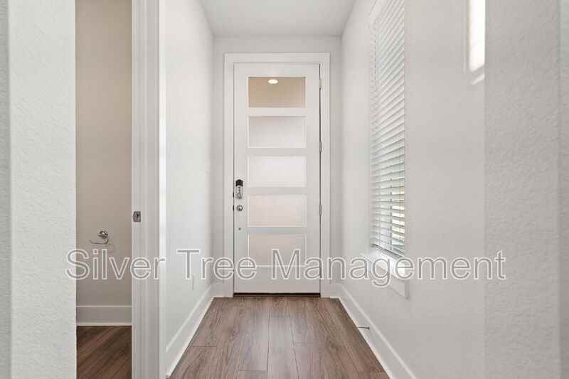 1001 14th St - Photo 5 of 32