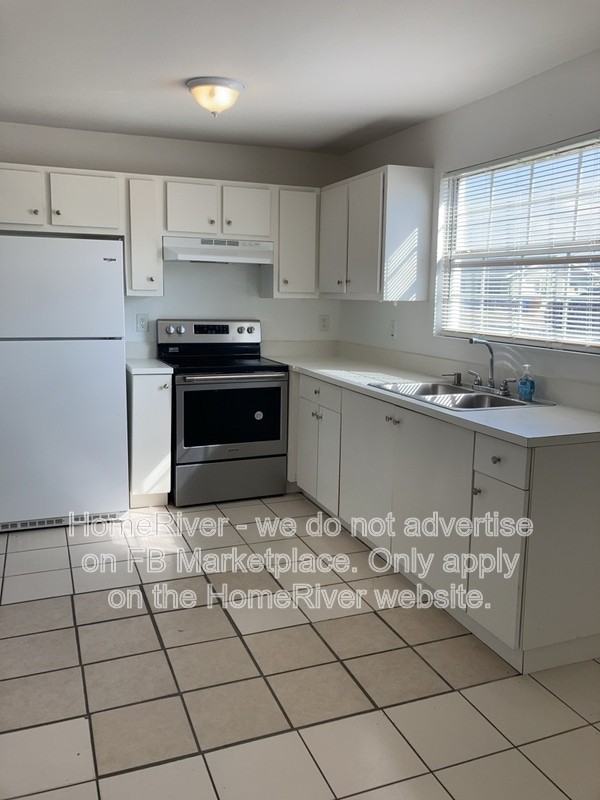 5467 2nd Ave - Photo 4 of 13