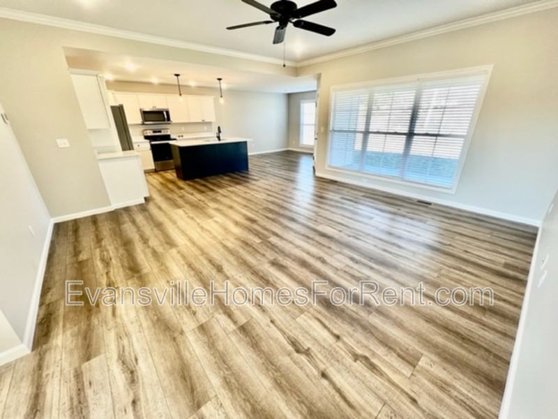 7420 Lyman Ct - Photo 3 of 16