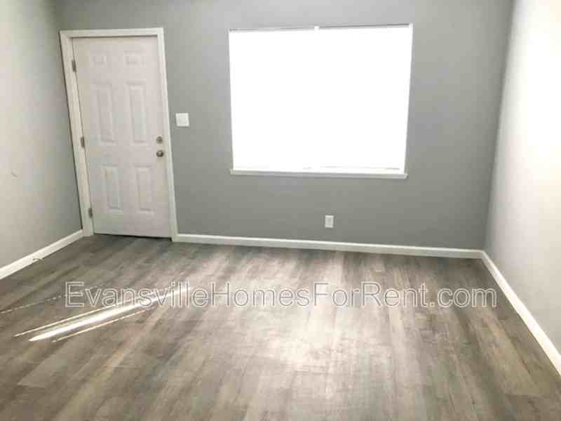 1323 Olive St - Photo 2 of 5