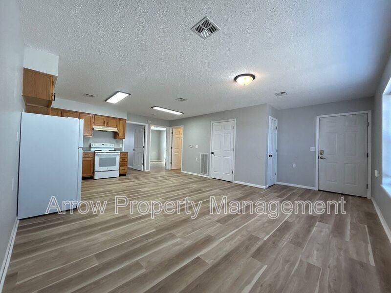 1013 14th St - Photo 2 of 8