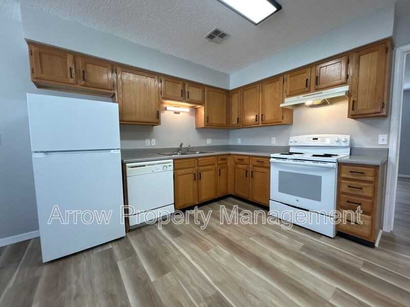 1013 14th St - Photo 3 of 8