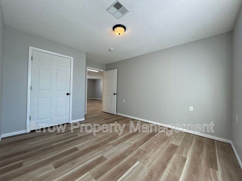 1013 14th St - Photo 5 of 8