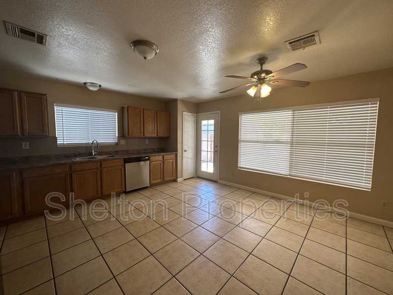 5028 N 102nd Ave - Photo 5 of 13