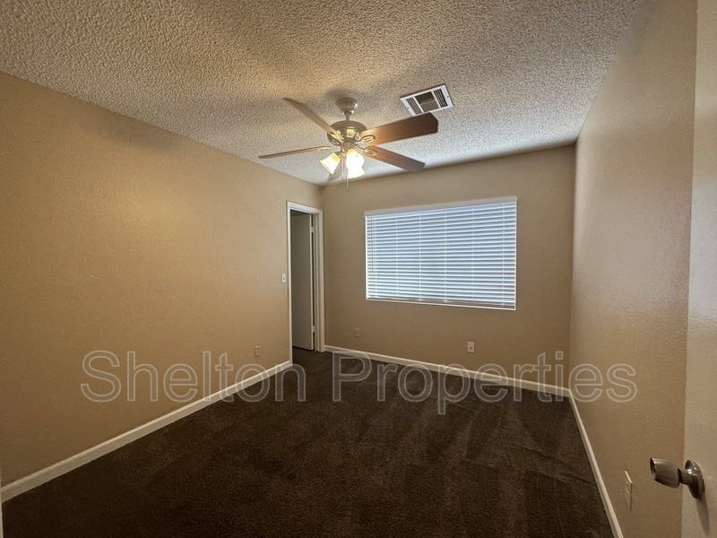 5028 N 102nd Ave - Photo 7 of 13