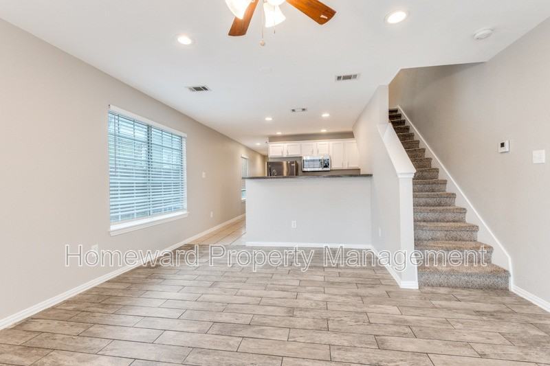 1911 May St - Photo 3 of 12