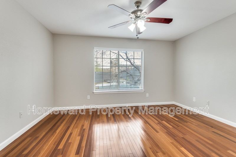 1911 May St - Photo 7 of 12