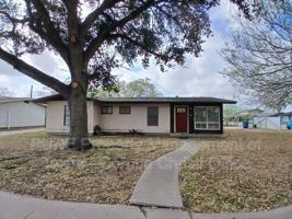 featured image of 3501 Lamont St