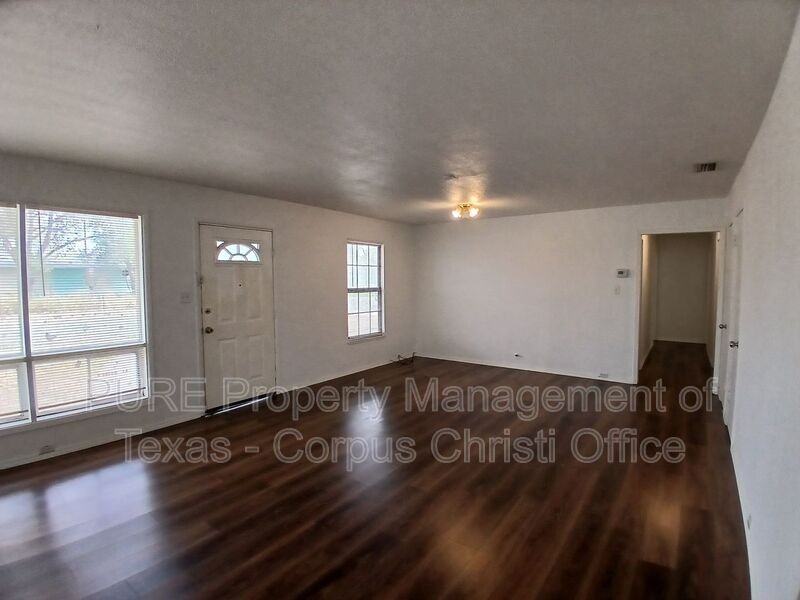 3501 Lamont St - Photo 4 of 43