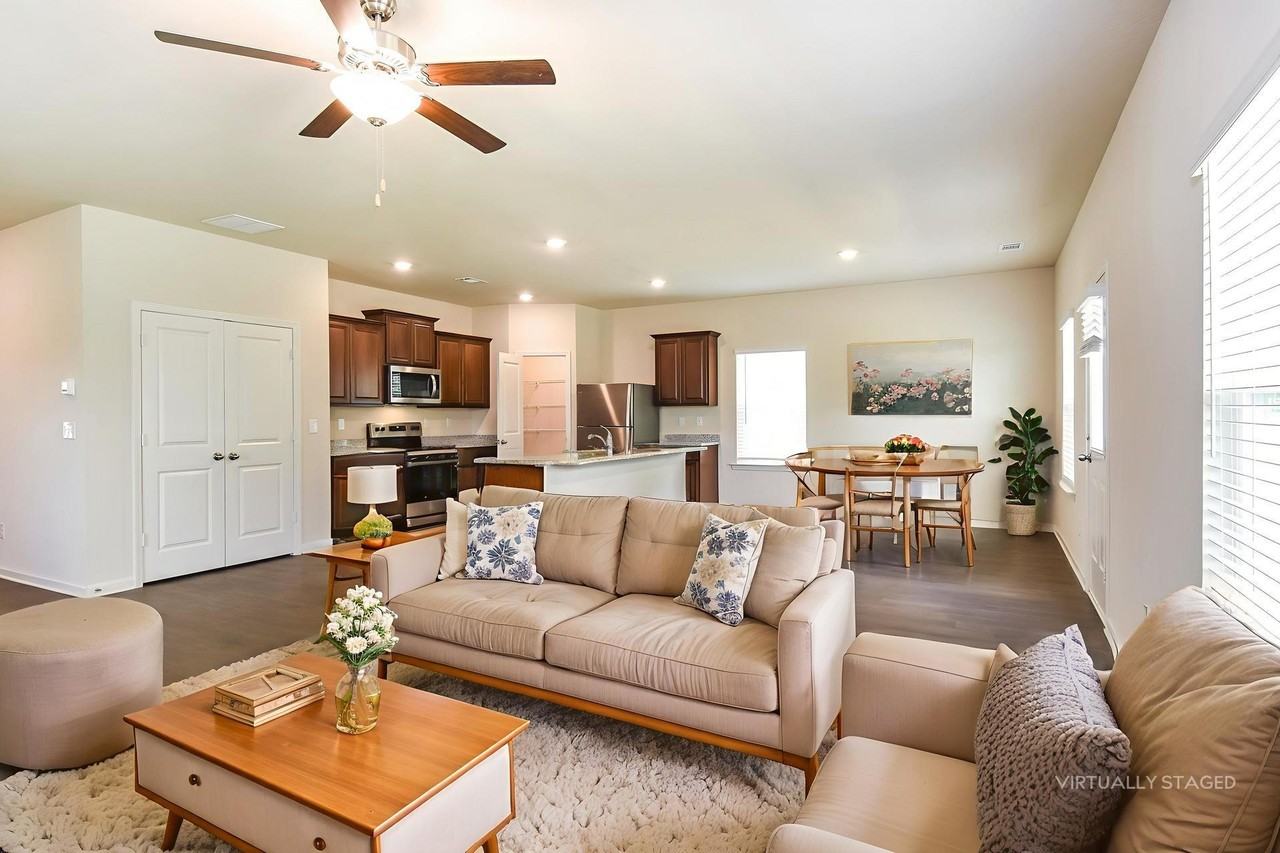 150 150 Innis Brook Cir - Photo 2 of 26