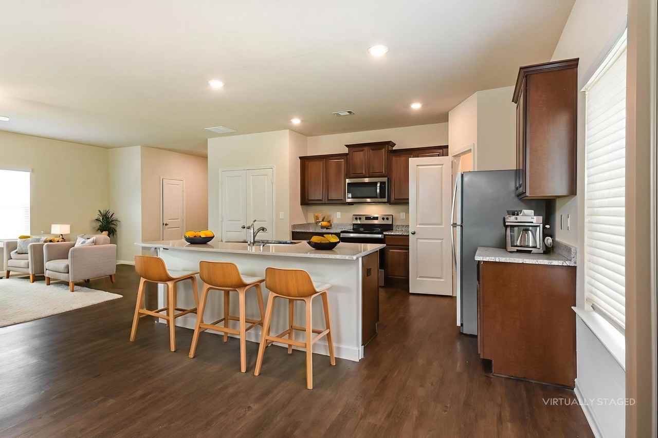 150 150 Innis Brook Cir - Photo 3 of 26