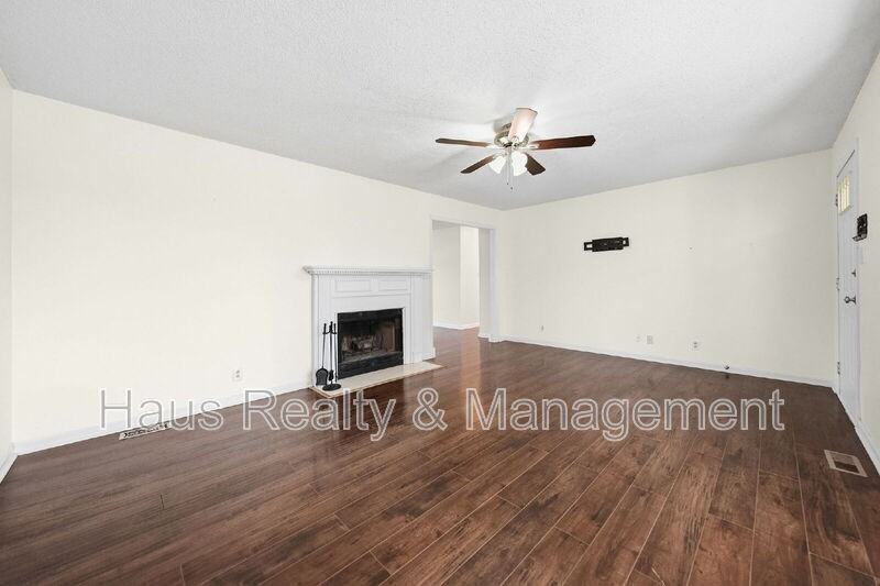 1361 Jenny Ln - Photo 7 of 37